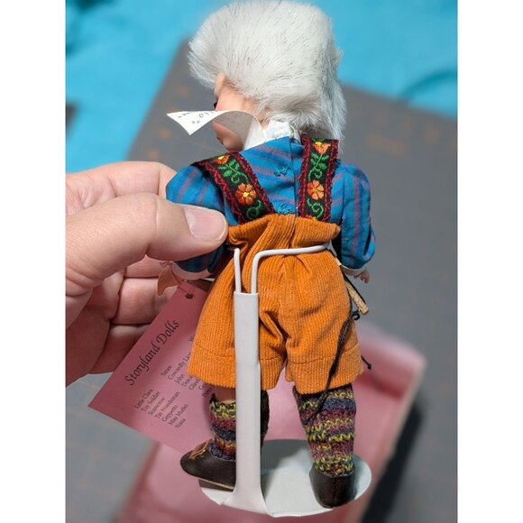 Madame Alexander Storyland Collection Geppetto #478 NIB 8" Disney Box Stand - Picture 2 of 16